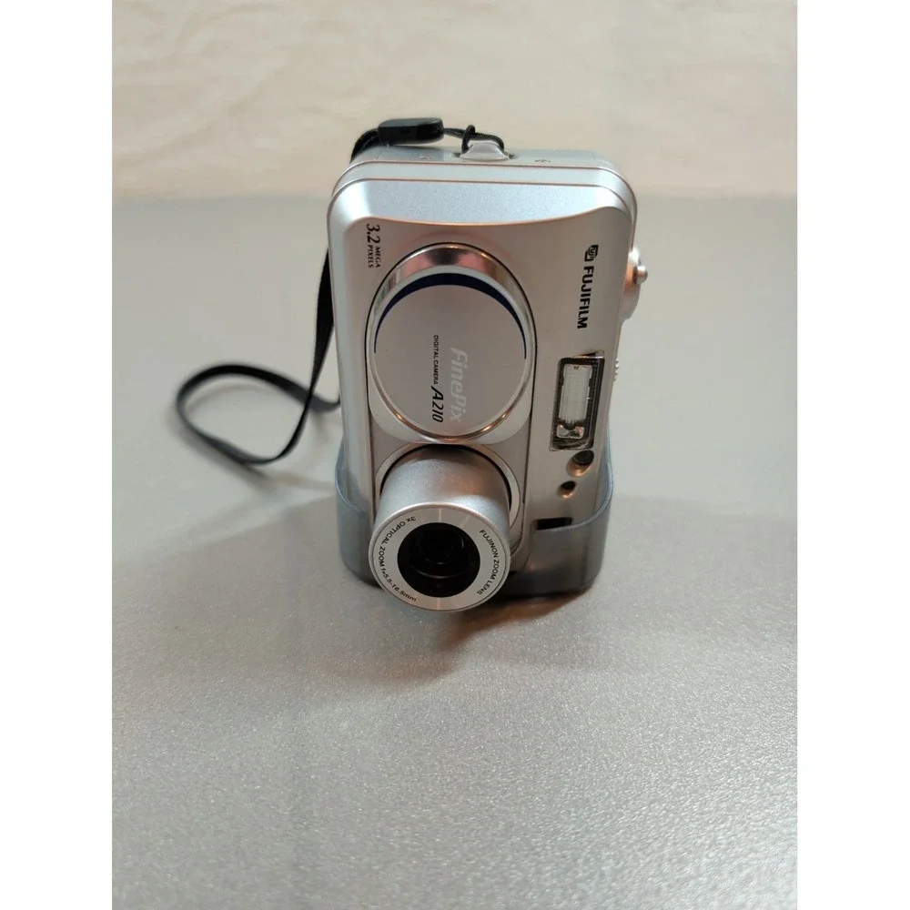 Fujifilm FinePix A210 Digital Camera Silver 3.2MP 3x Optical Zoom Vintage Y2K